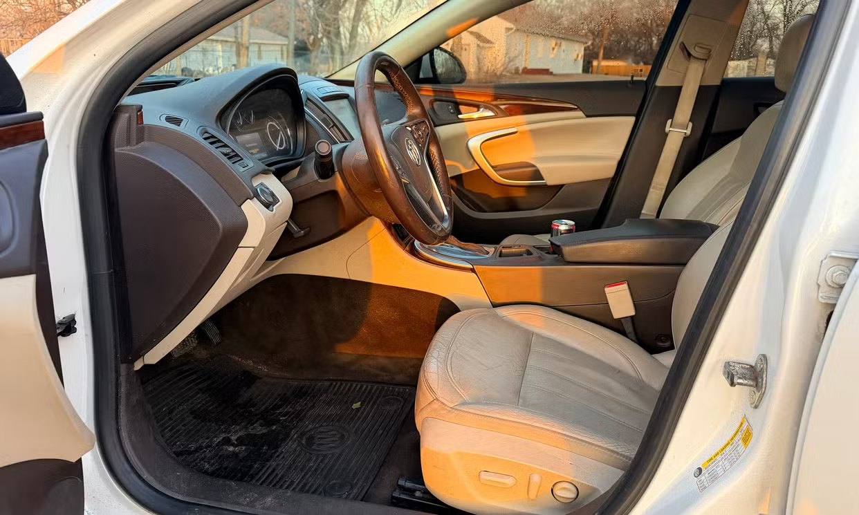 2016 Buick Regal interior